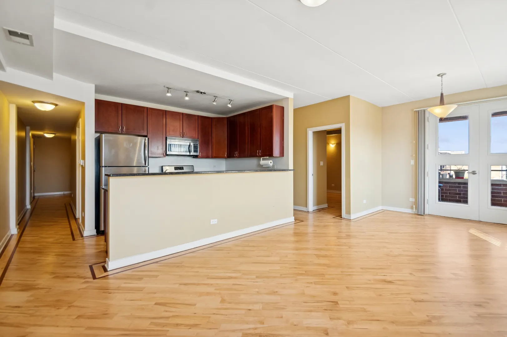 3611 W Montrose Avenue 405 IL