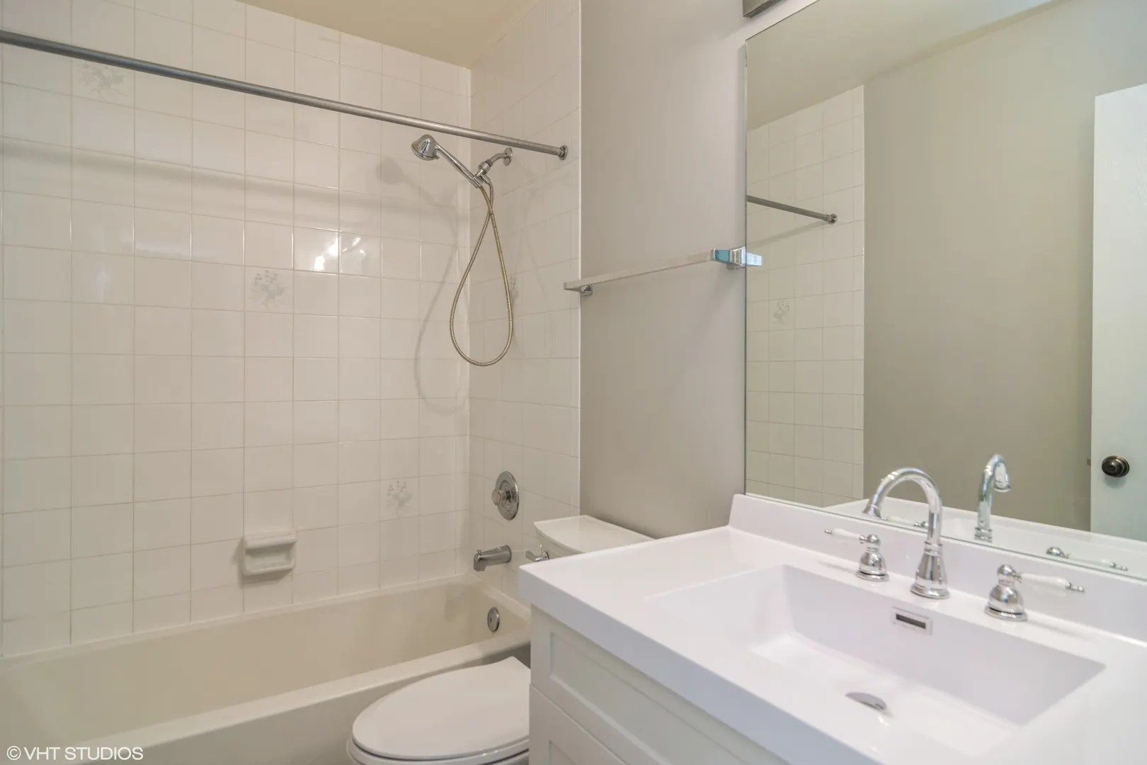 734 E Whispering Oaks Court 10E IL
