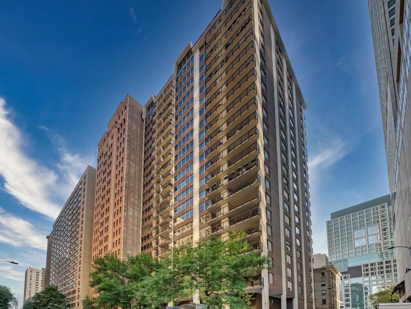 201 E Chestnut Street 23A IL