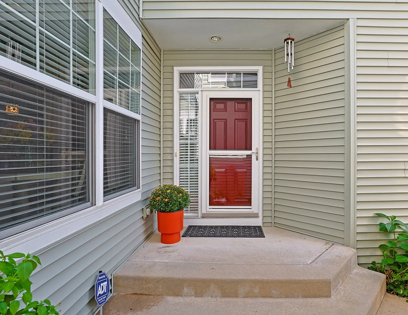 1053 Hummingbird Way IL