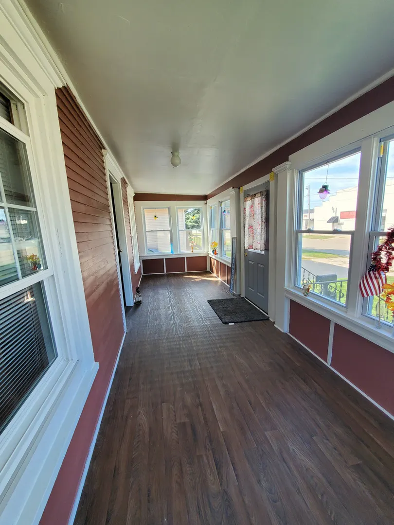 472 Clark Street IL