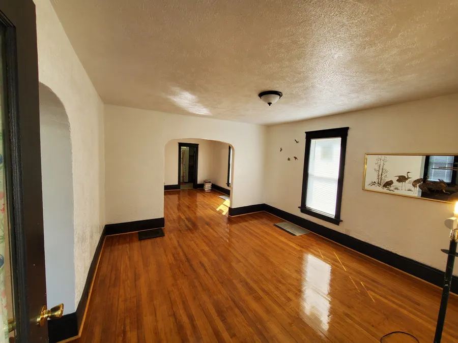 472 Clark Street IL