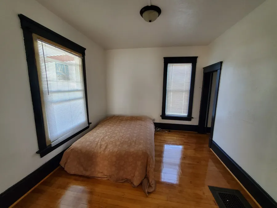 472 Clark Street IL