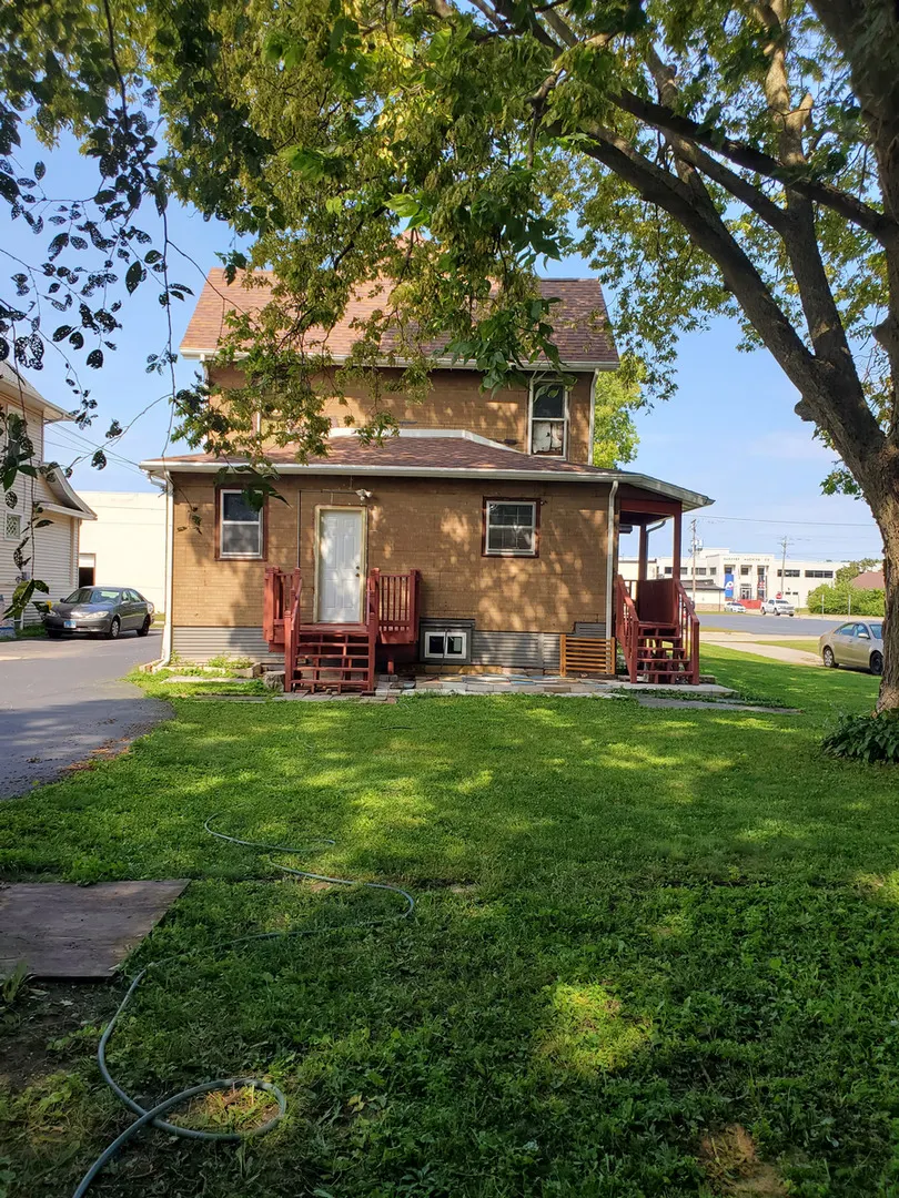 472 Clark Street IL