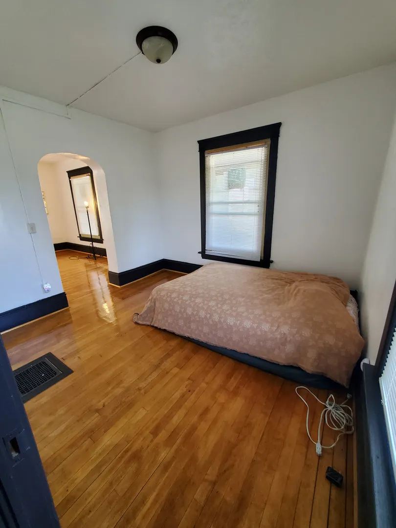 472 Clark Street IL