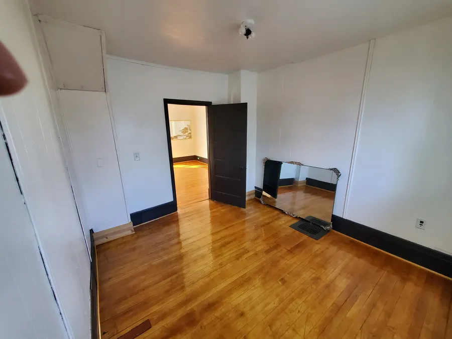 472 Clark Street IL