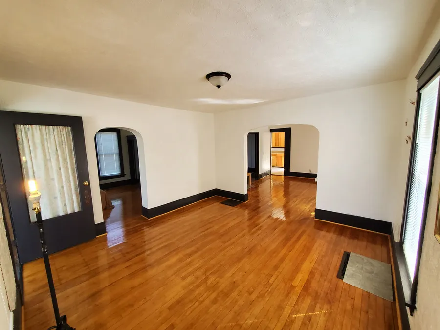 472 Clark Street IL