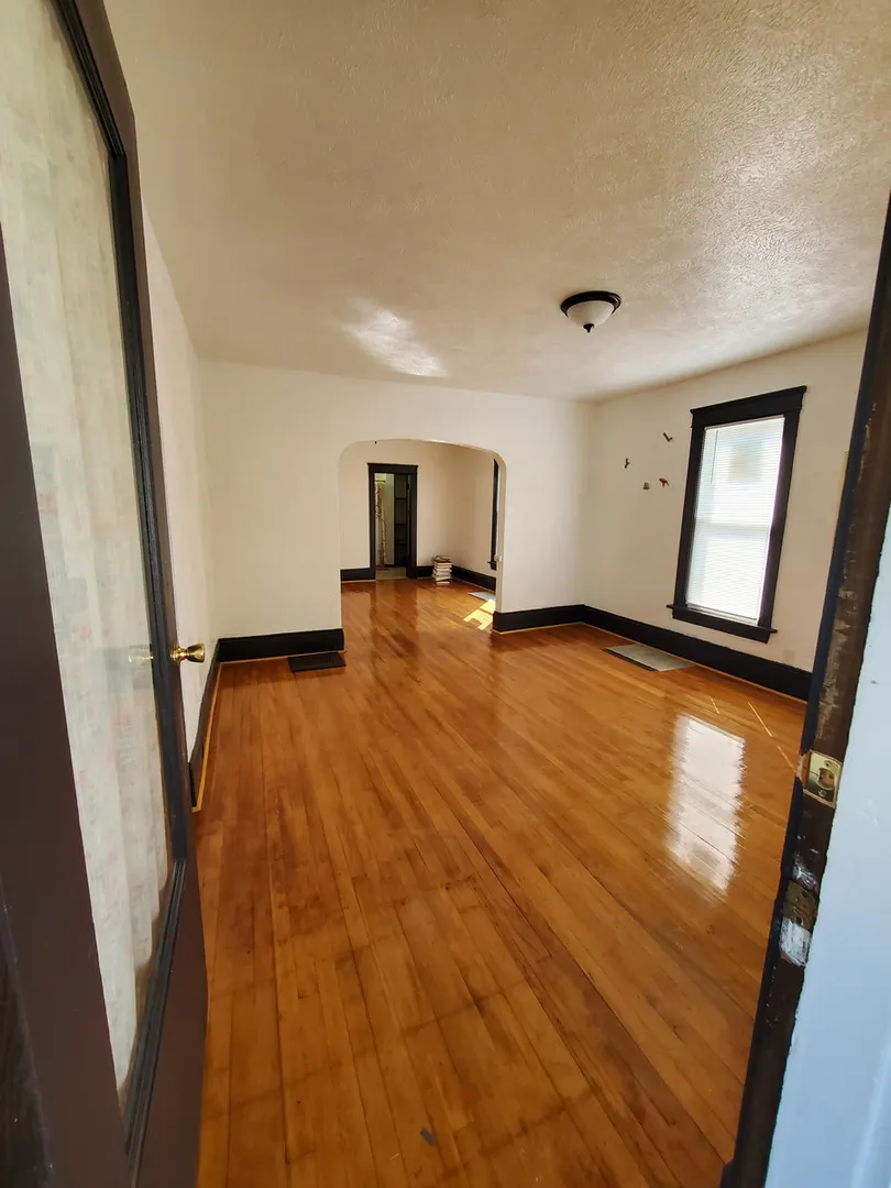 472 Clark Street IL