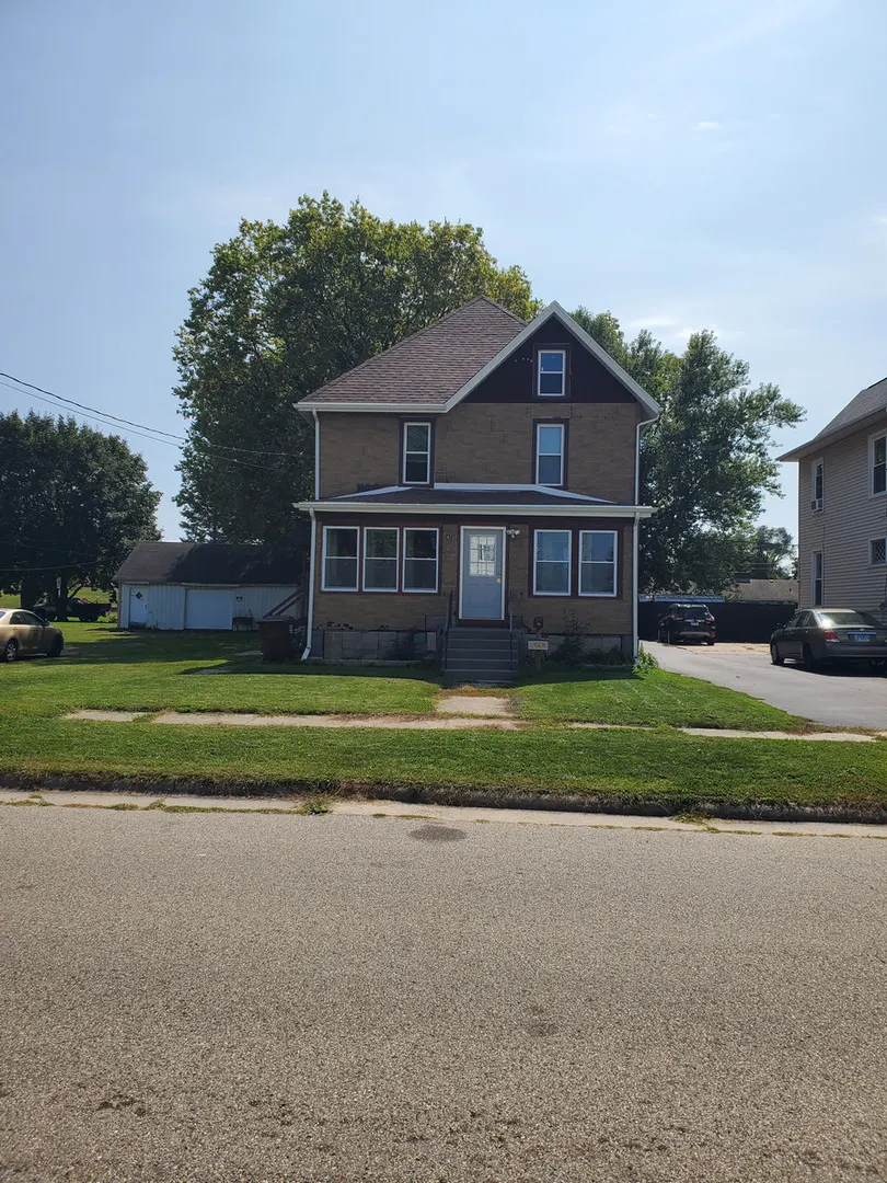 472 Clark Street IL