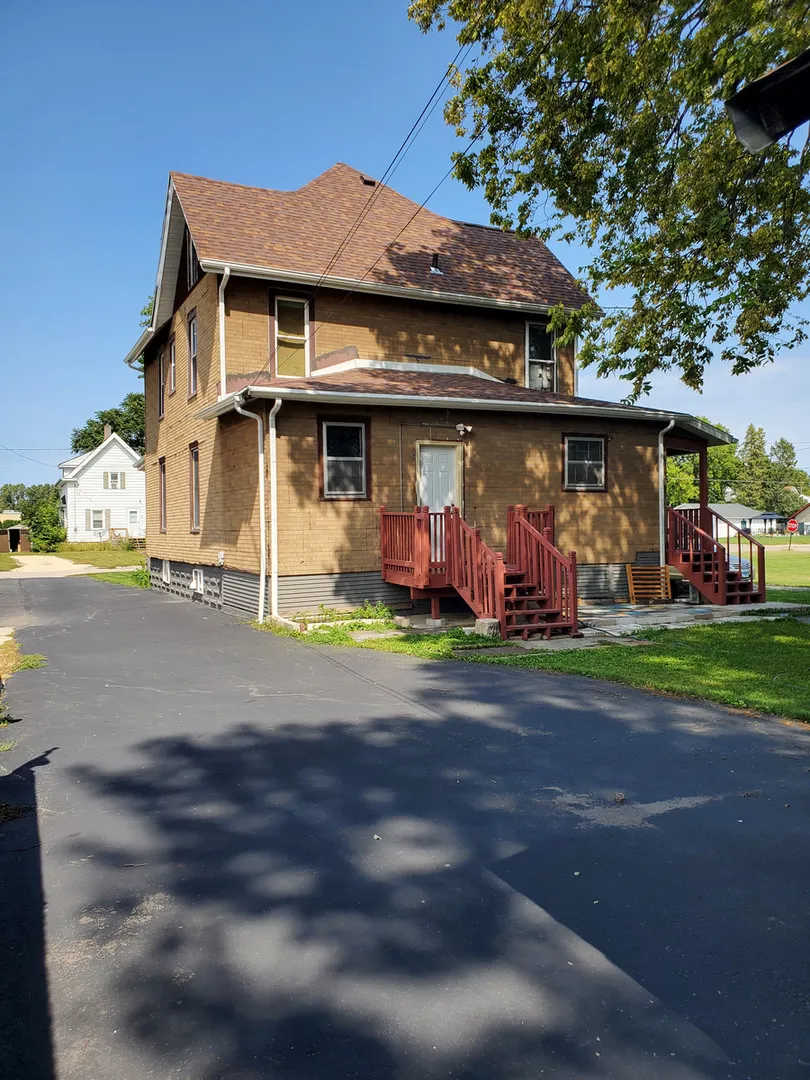 472 Clark Street IL