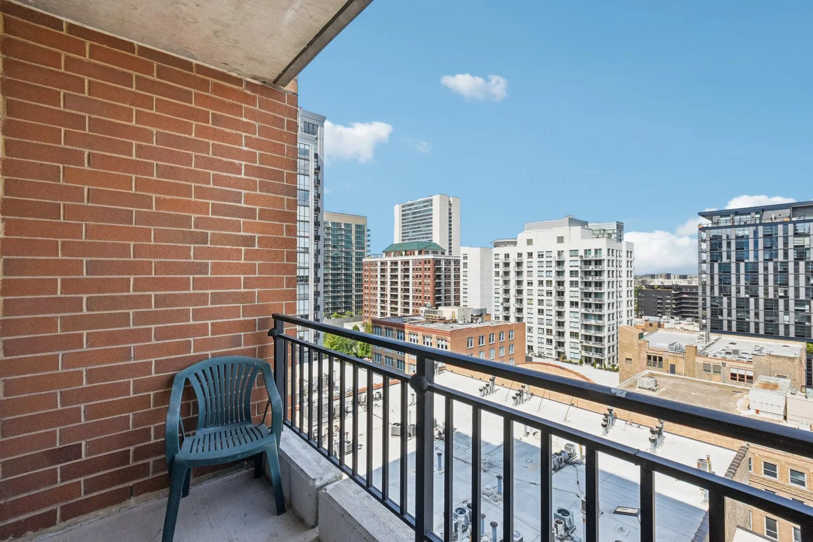 400 W ONTARIO Street 1203 IL