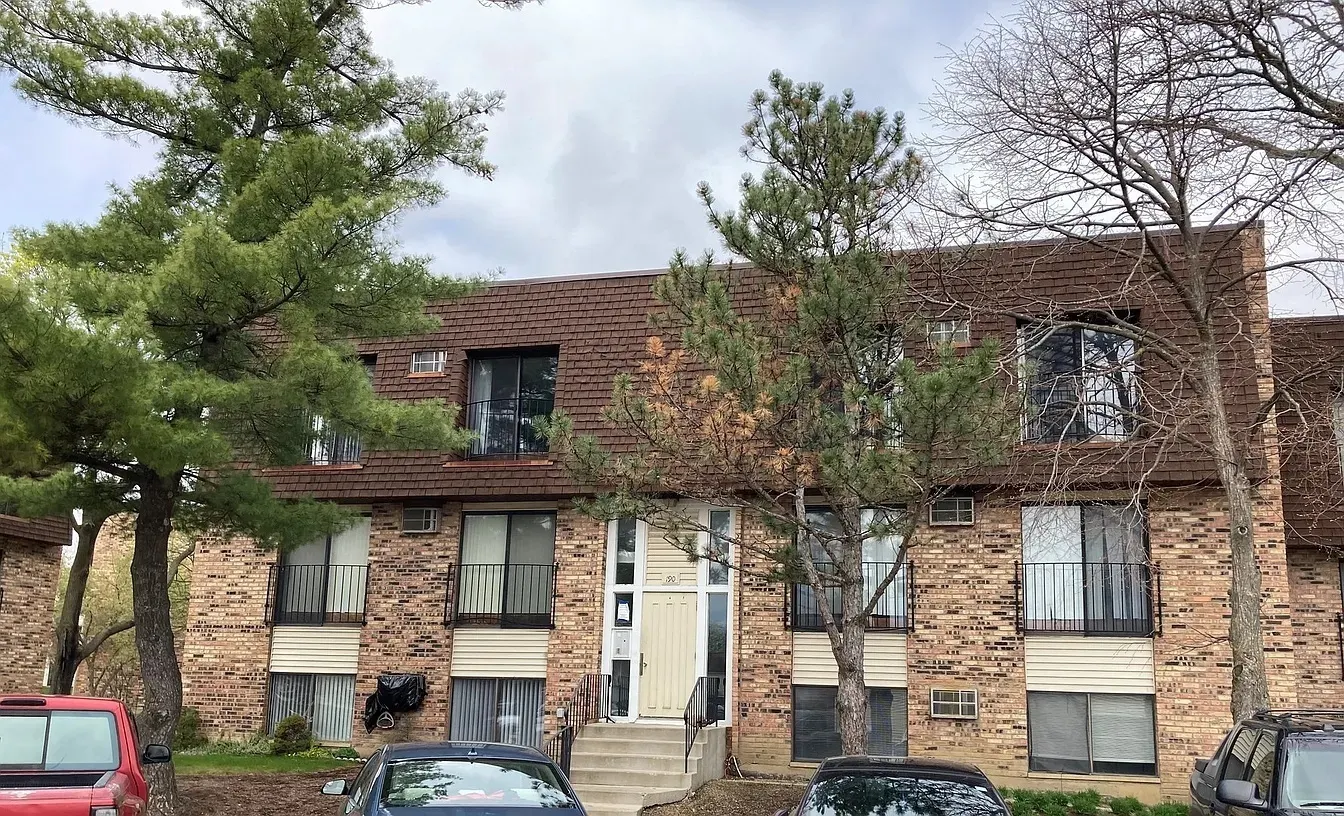 190 S Waters Edge Drive 302 IL