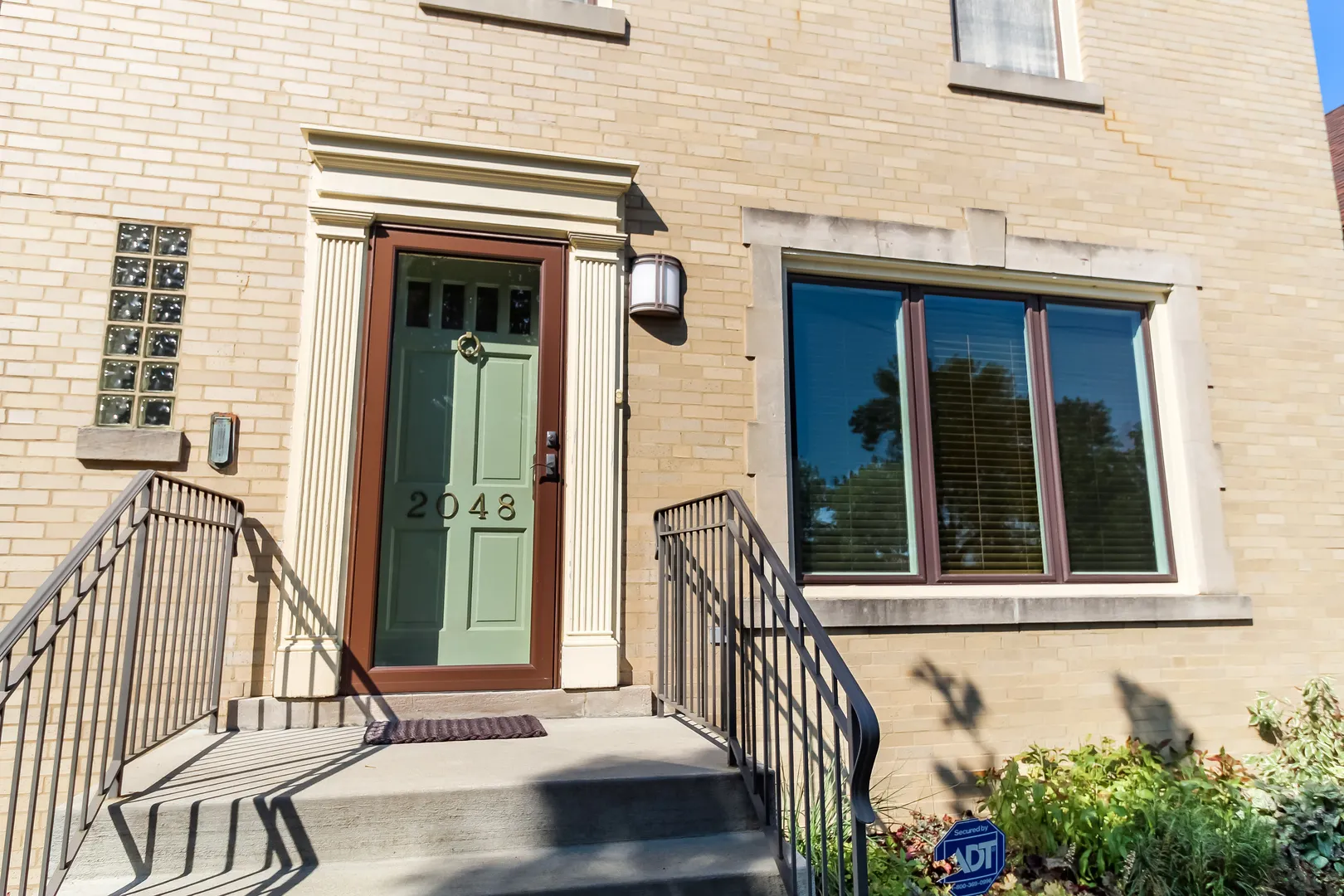 2048 N Oak Park Avenue N IL