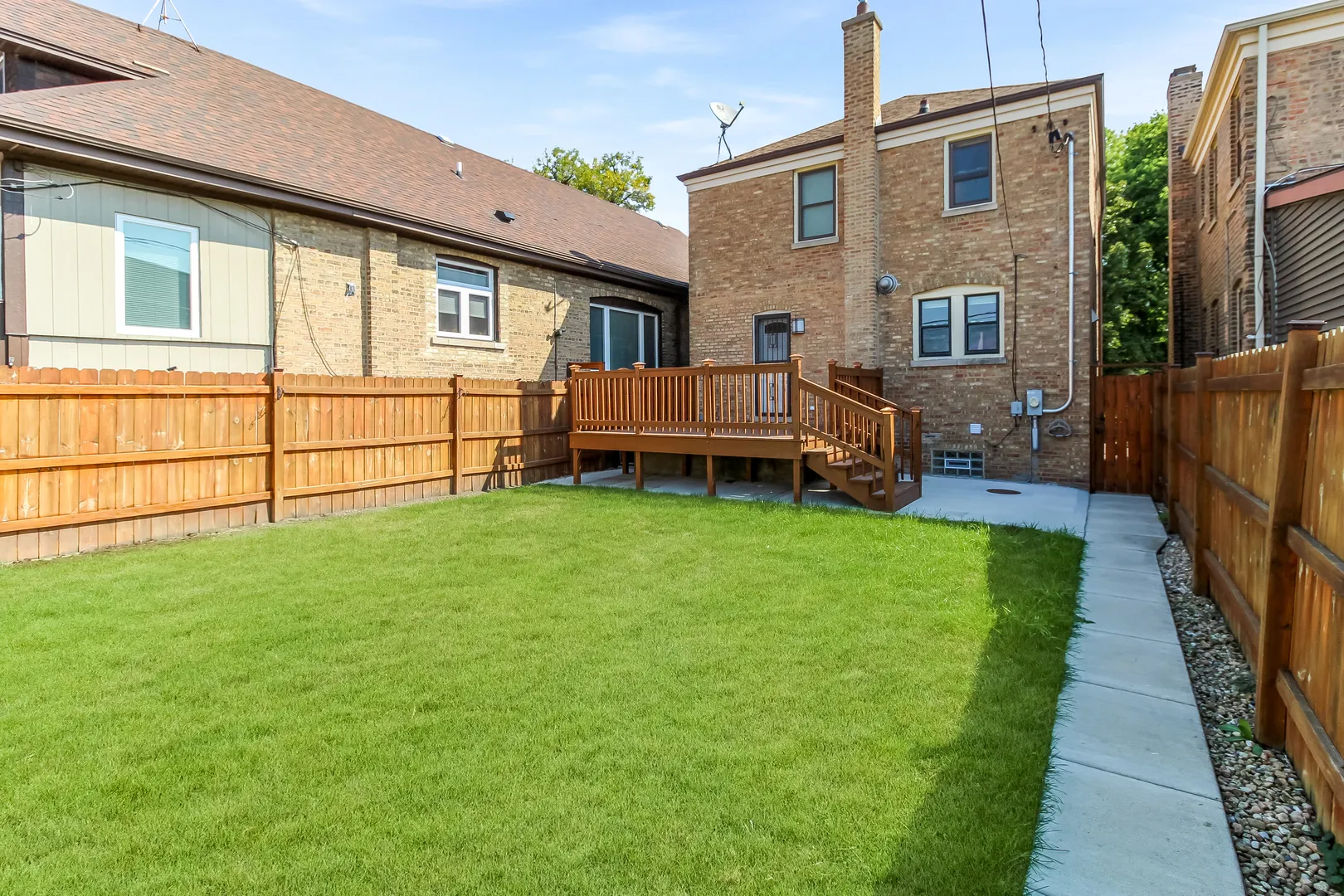 2048 N Oak Park Avenue N IL