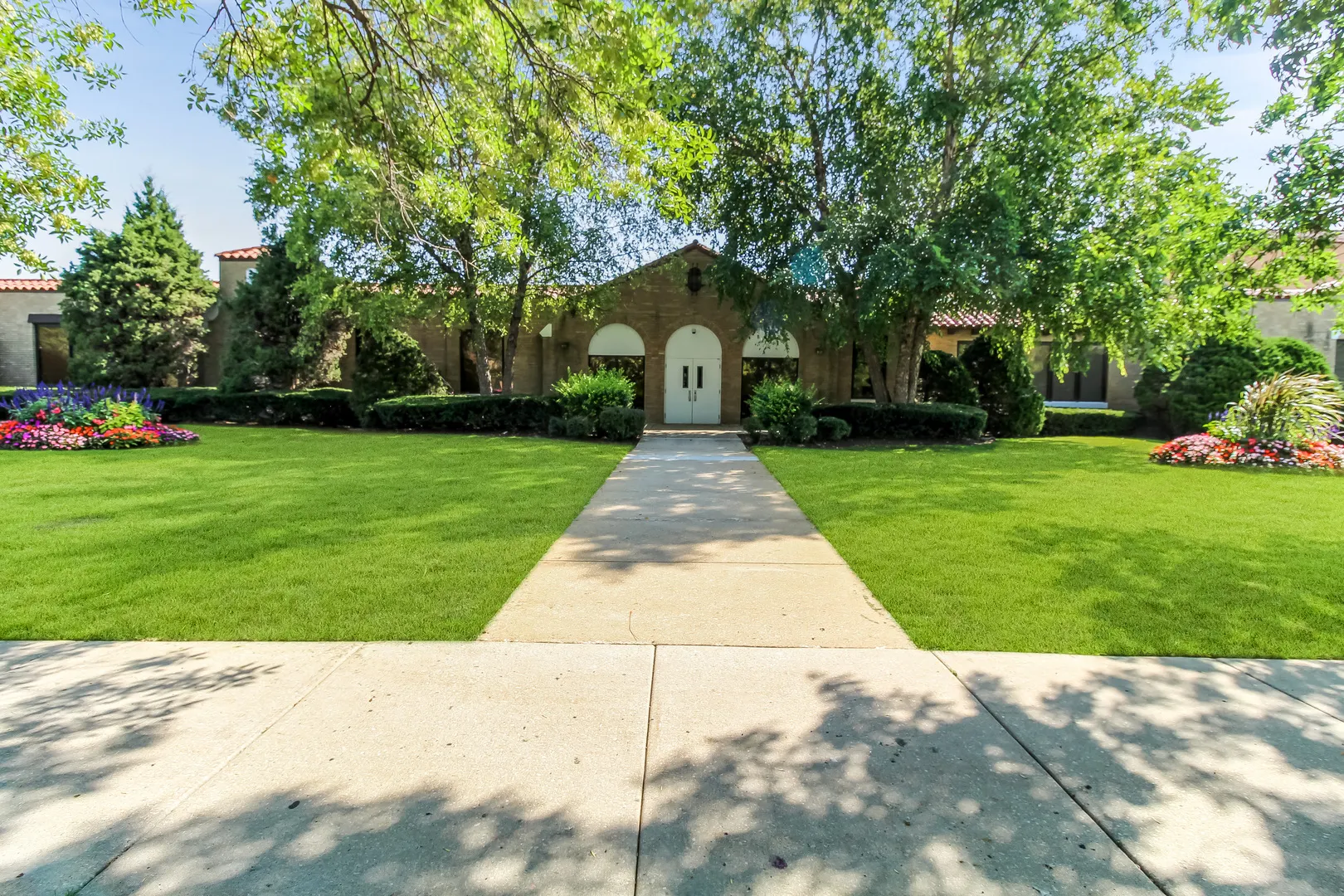2048 N Oak Park Avenue N IL