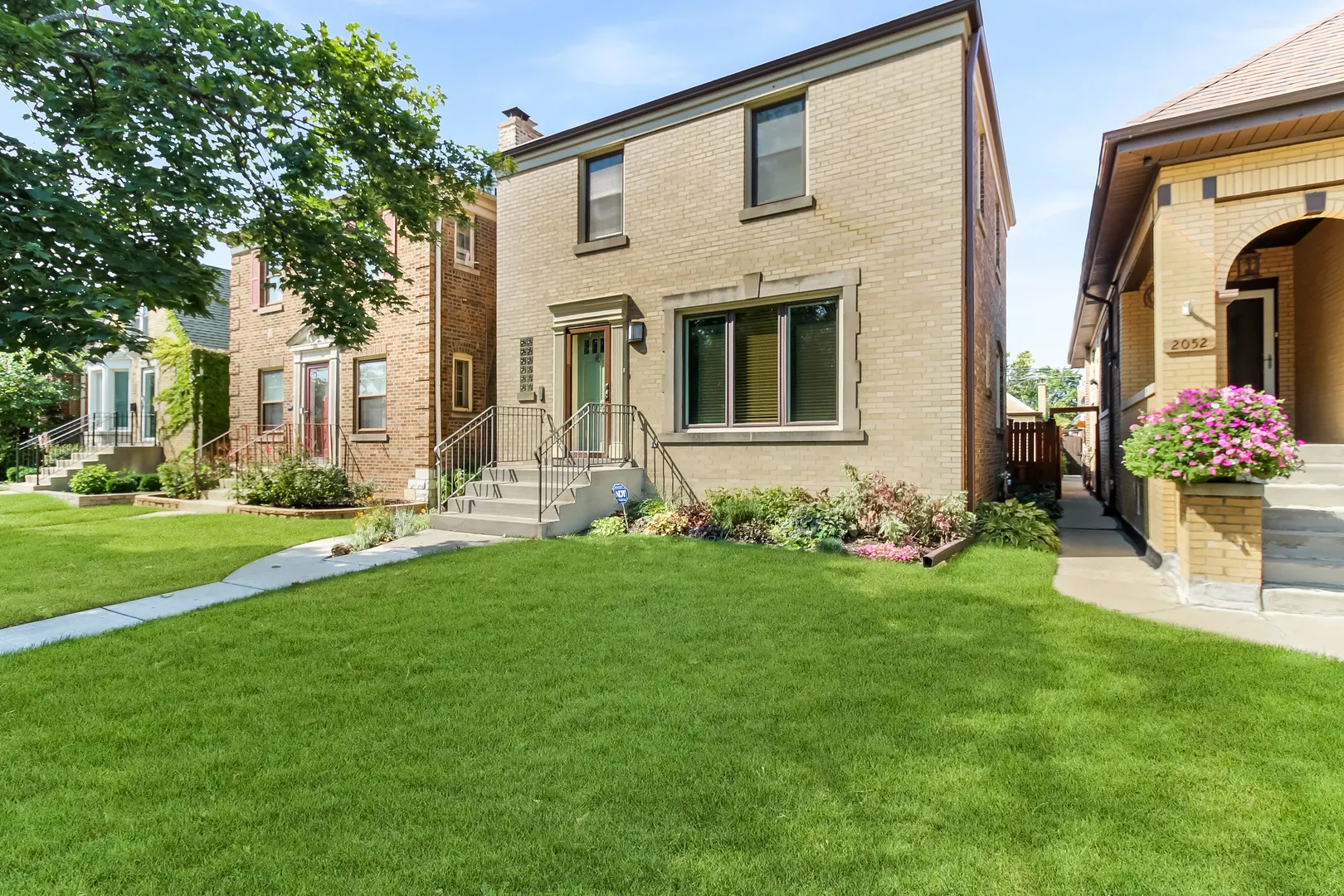 2048 N Oak Park Avenue N IL