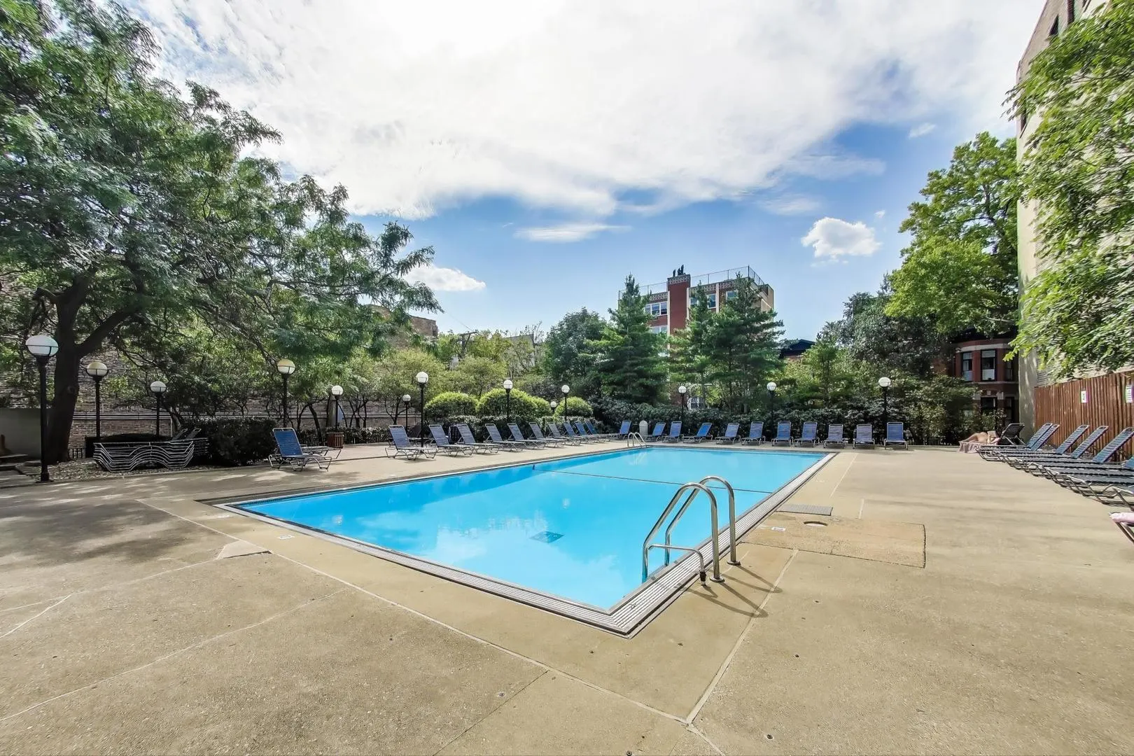 2020 N LINCOLN PARK WEST 7A IL