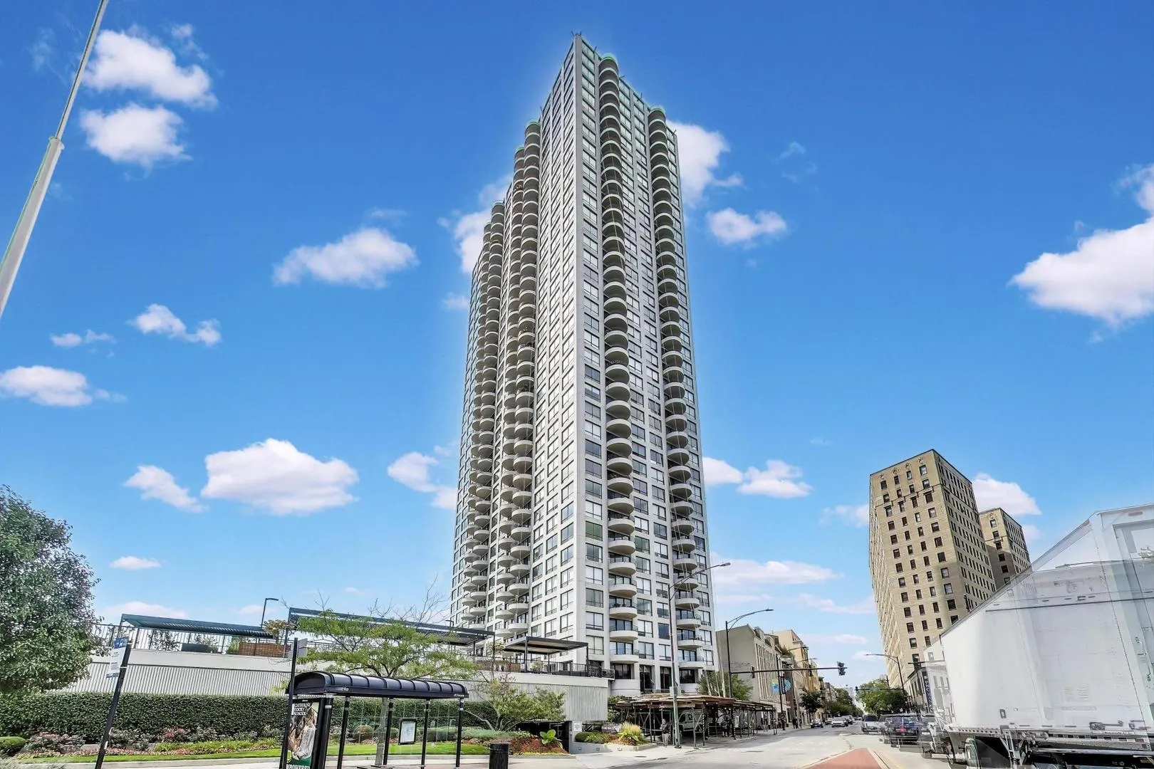 2020 N LINCOLN PARK WEST 7A IL