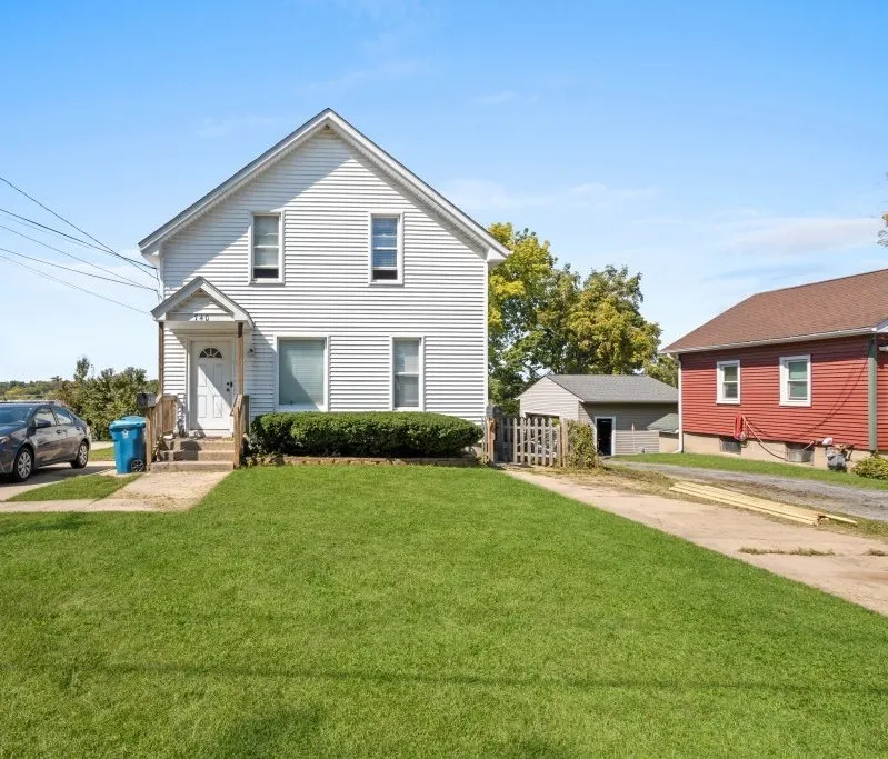 740 N Lincoln Avenue IL