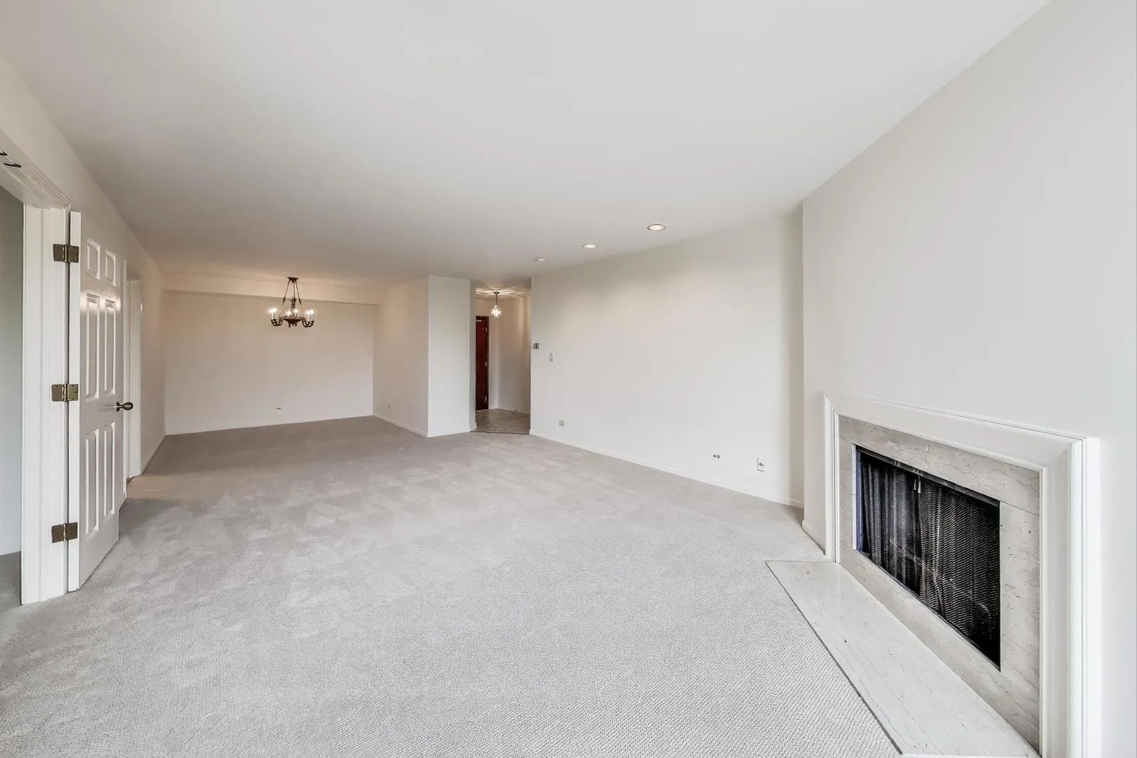 1601 Oakwood Avenue 406 IL