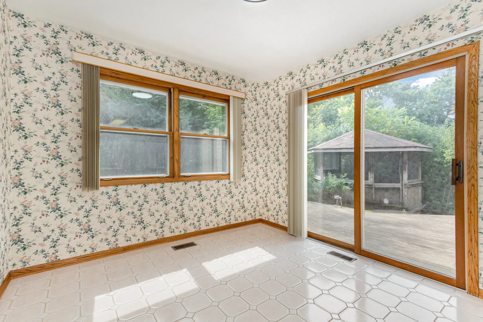 13910 Green Valley Drive IL