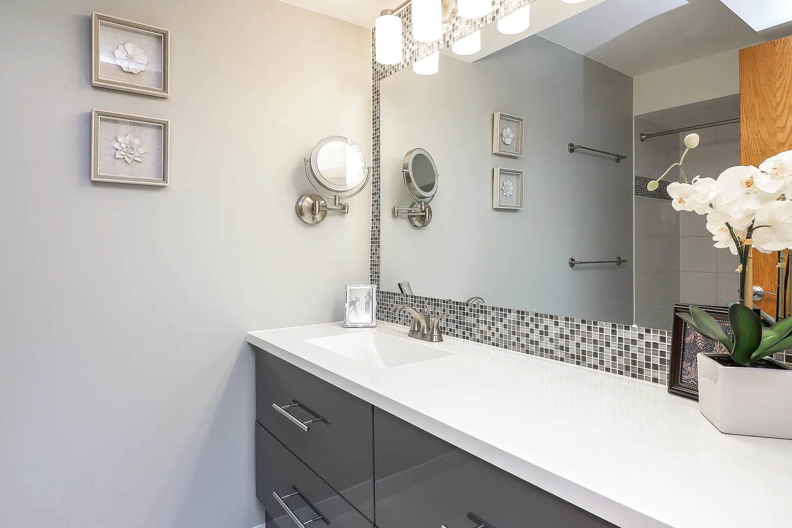 5 S Pine Street 507B IL