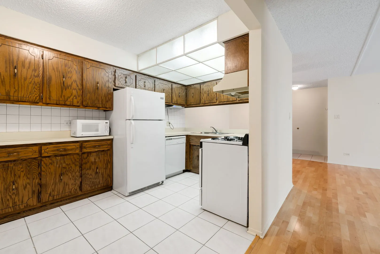 13635 Lamon Avenue A21 IL