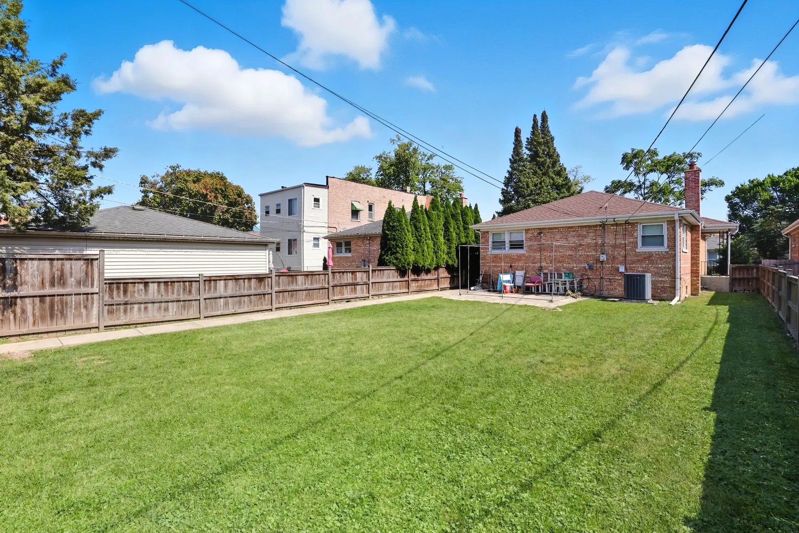 8728 Trumbull Avenue IL
