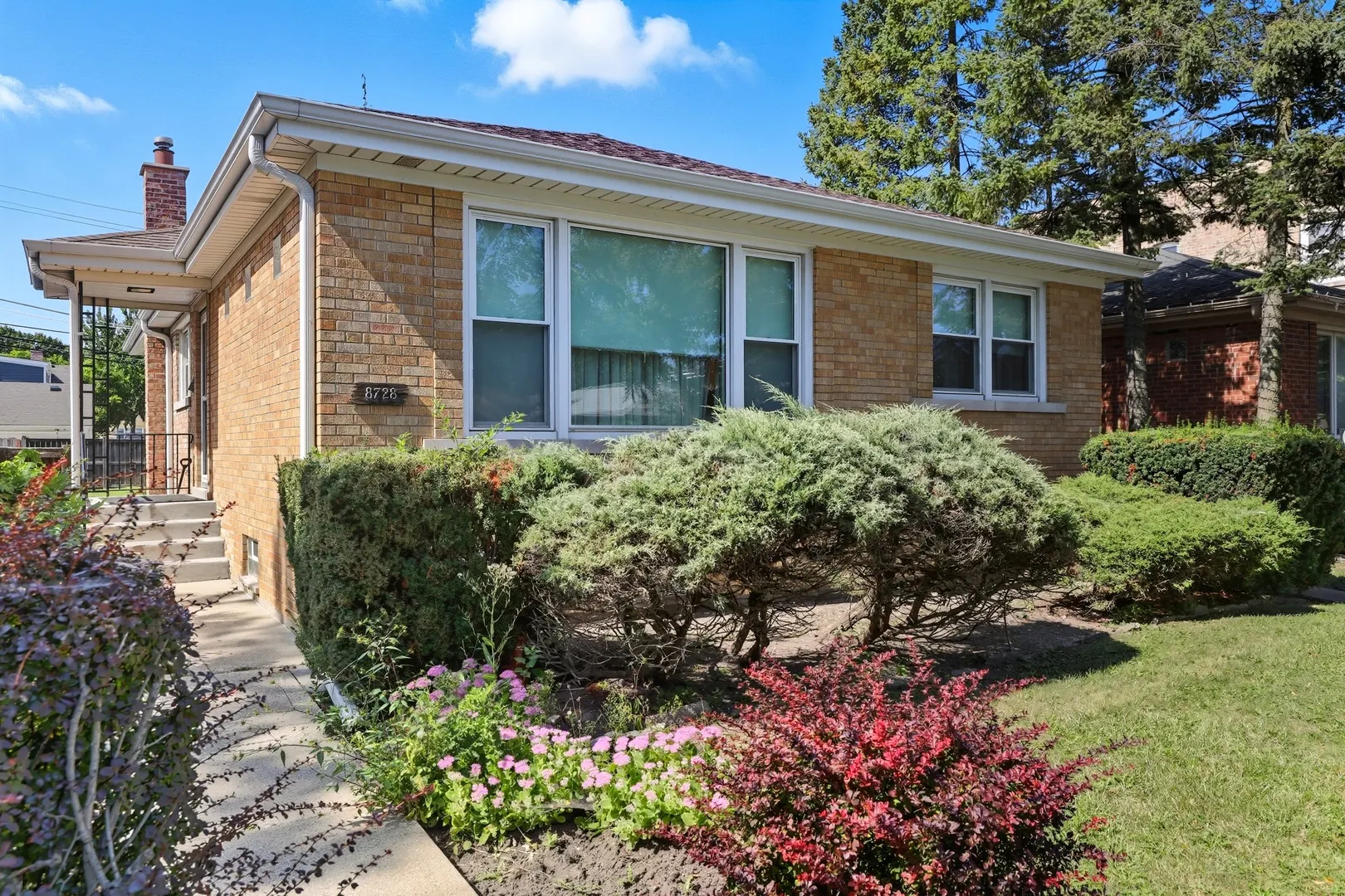 8728 Trumbull Avenue IL