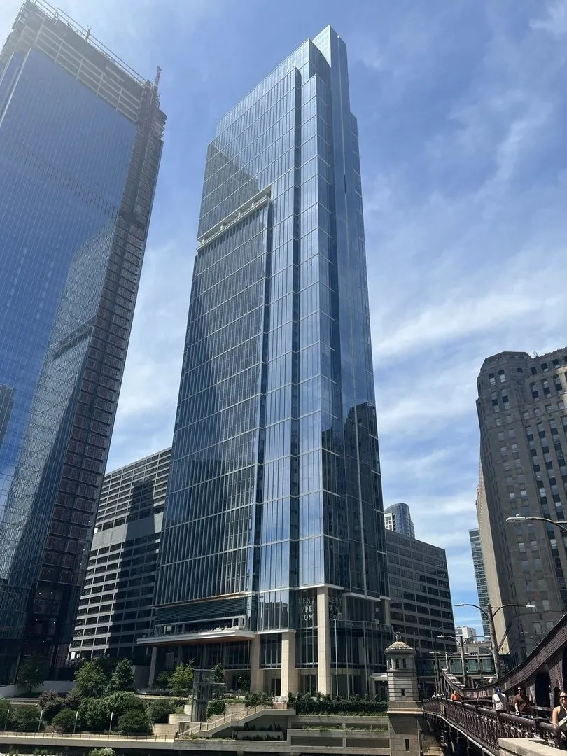 313 W Wolf Point Plaza 1910 IL