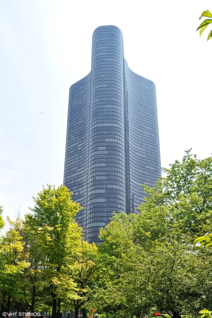 505 N Lake Shore Drive 2010-2011 IL