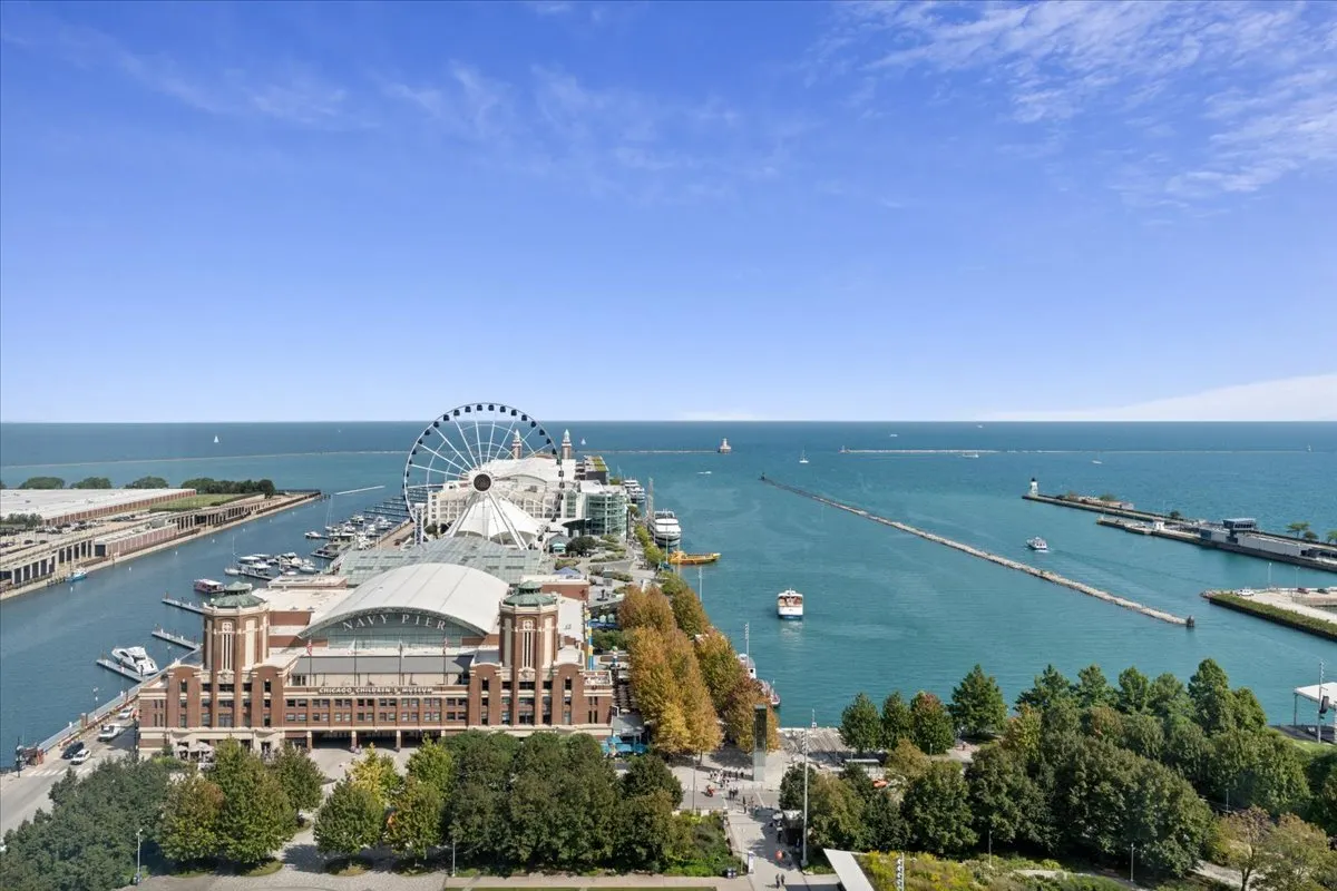 505 N Lake Shore Drive 2010-2011 IL
