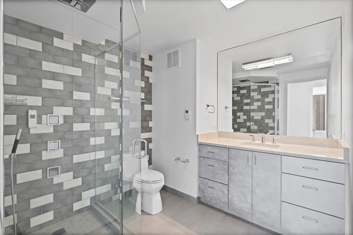 505 N Lake Shore Drive 2010-2011 IL