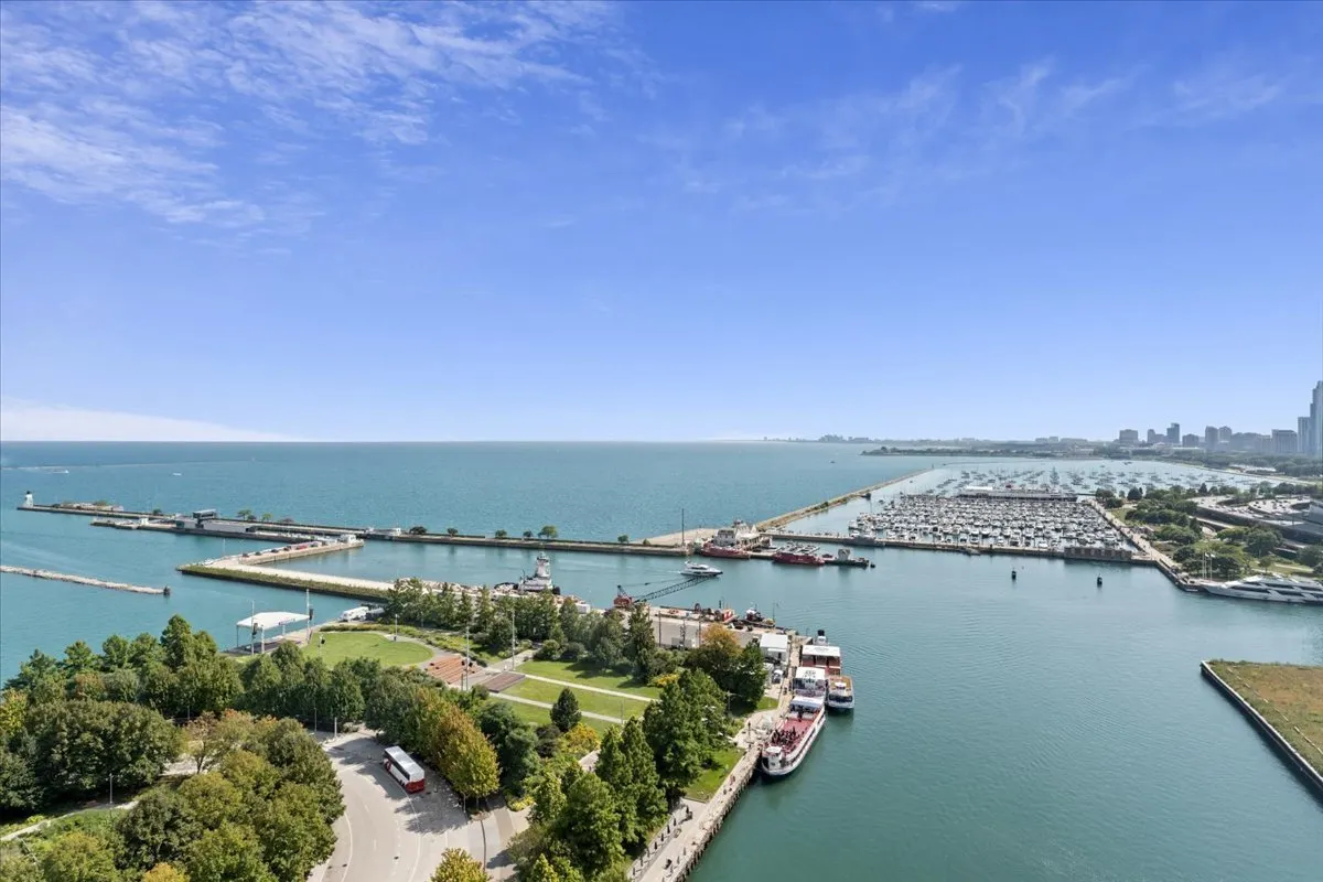 505 N Lake Shore Drive 2010-2011 IL