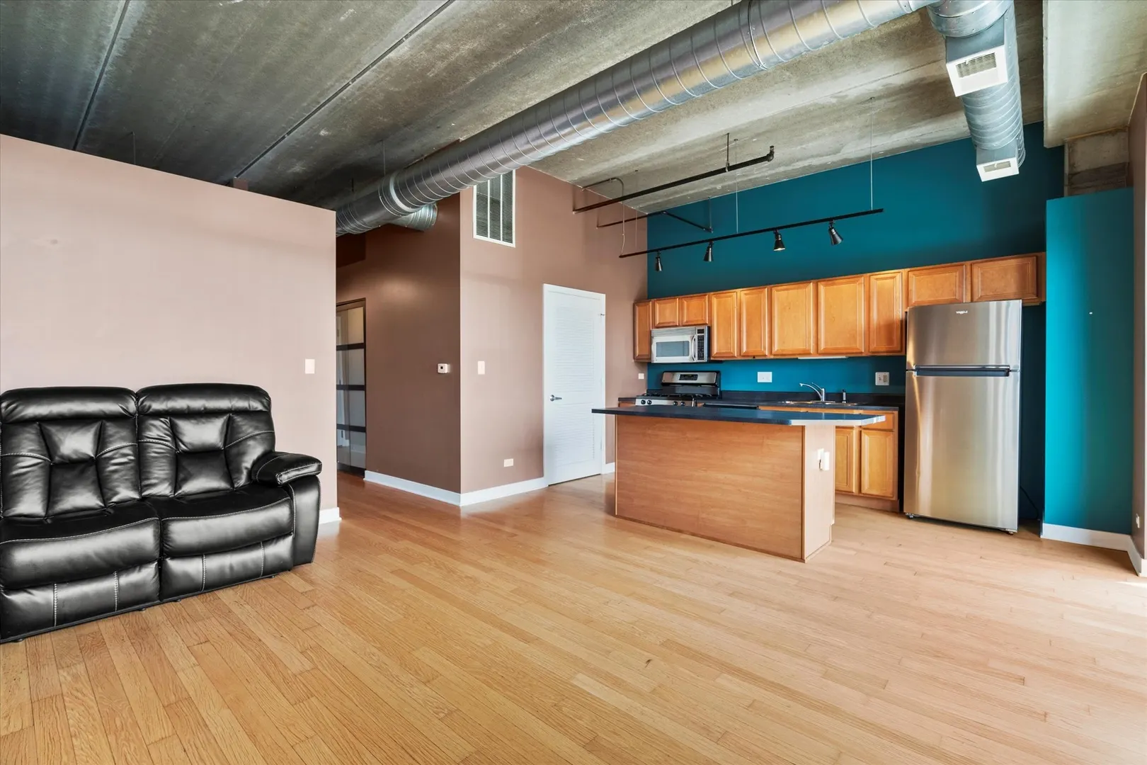 833 W 15TH Place 514 IL