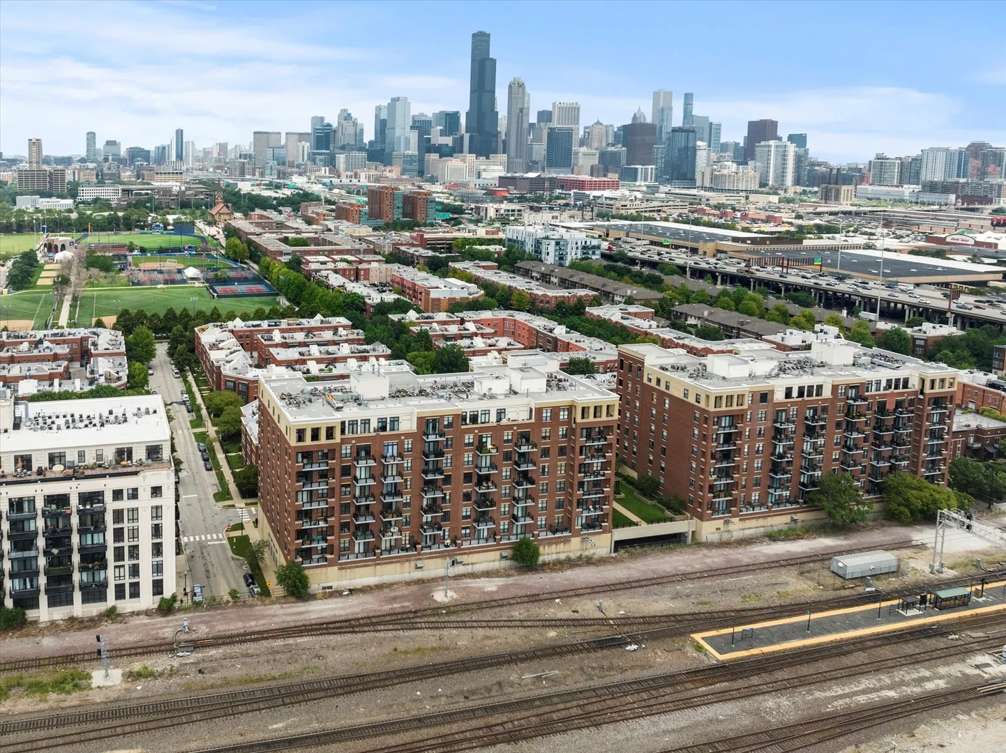 833 W 15TH Place 514 IL