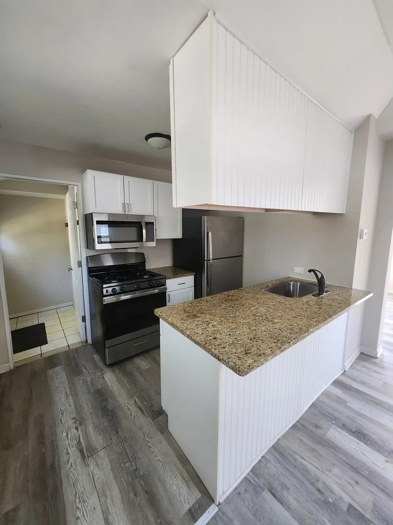 450 Center Avenue W IL