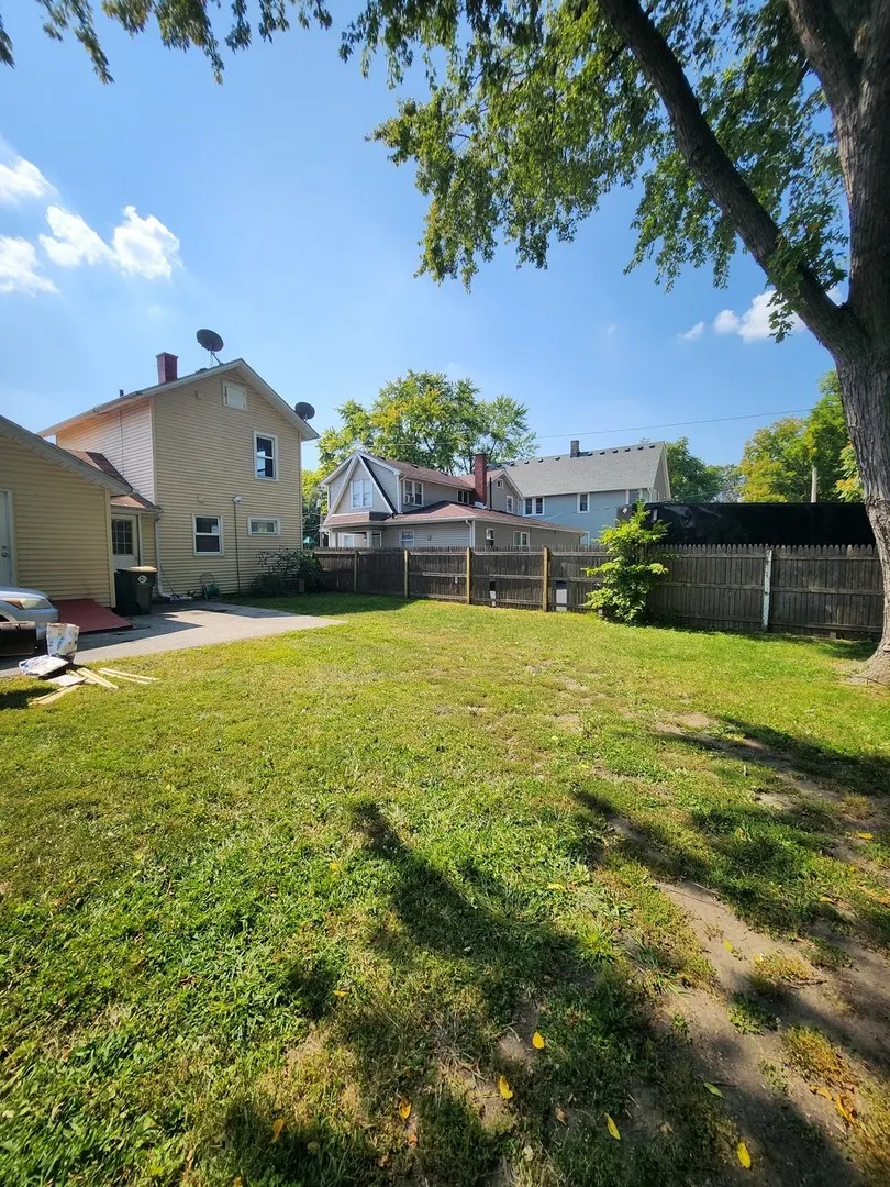 450 Center Avenue W IL