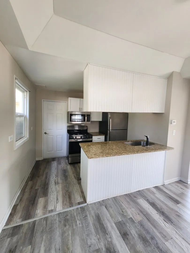 450 Center Avenue W IL