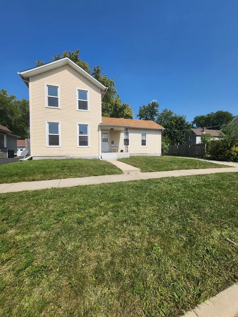 450 Center Avenue W IL