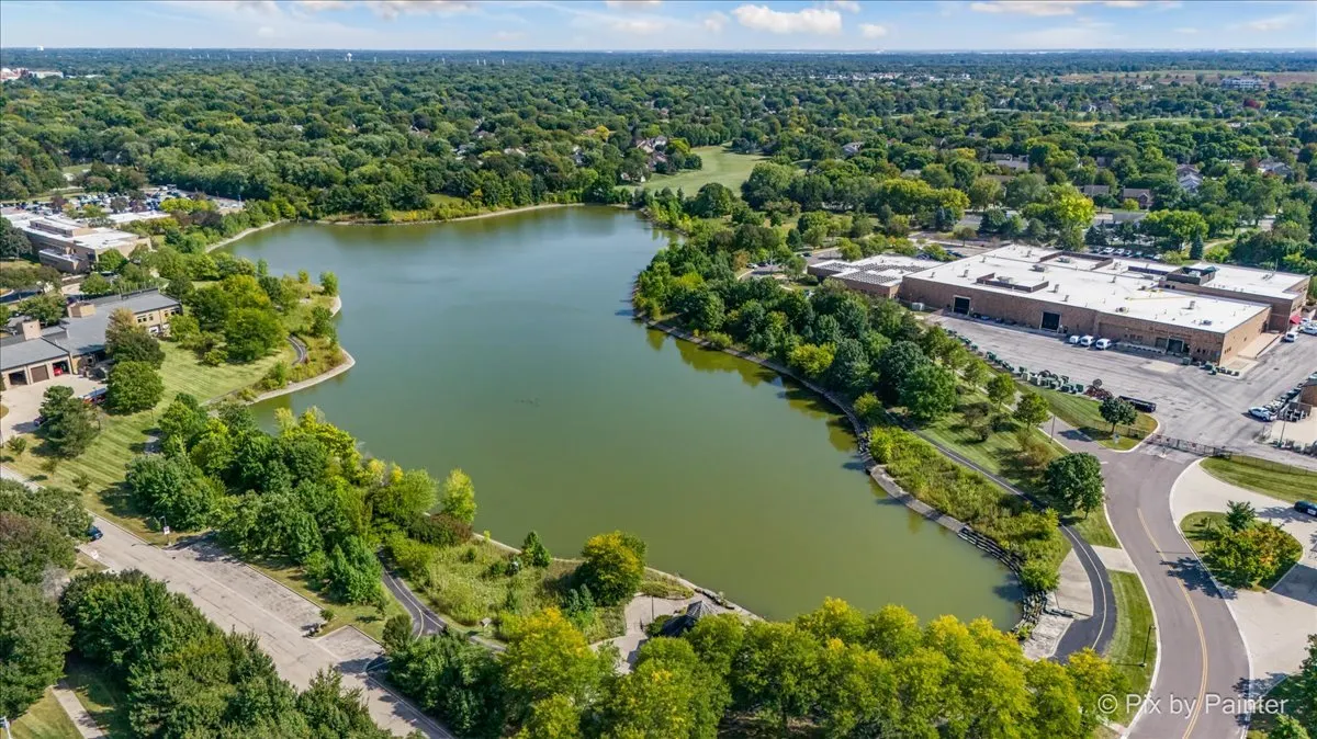 325 Green Valley Drive IL