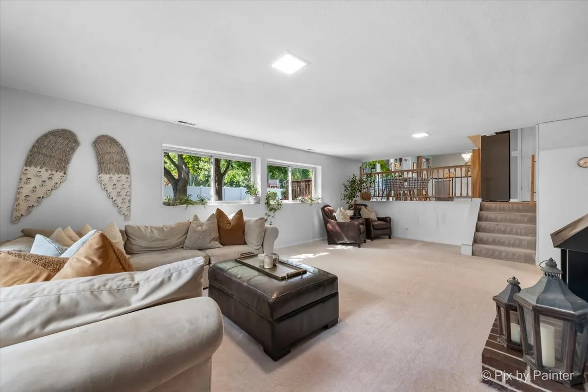 325 Green Valley Drive IL