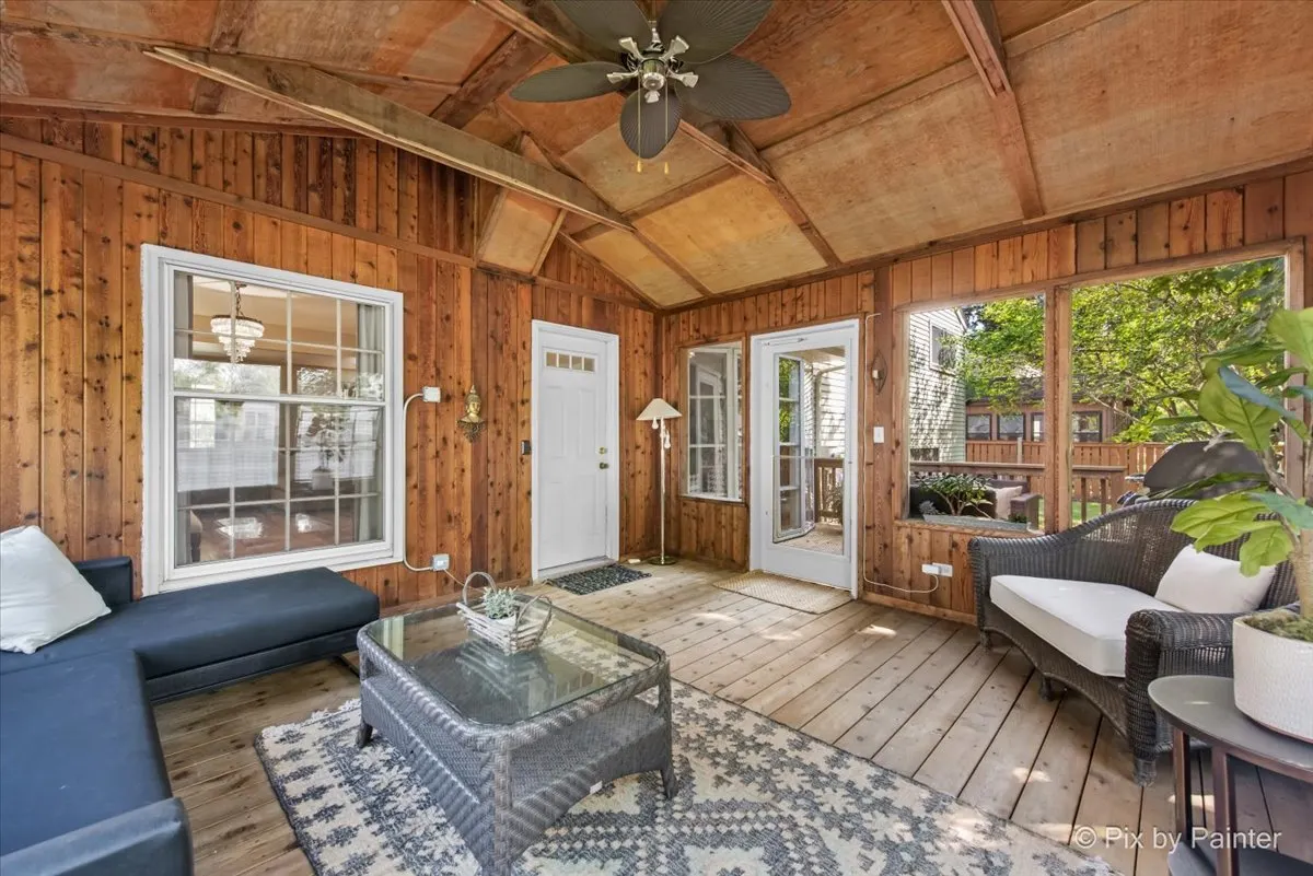 325 Green Valley Drive IL