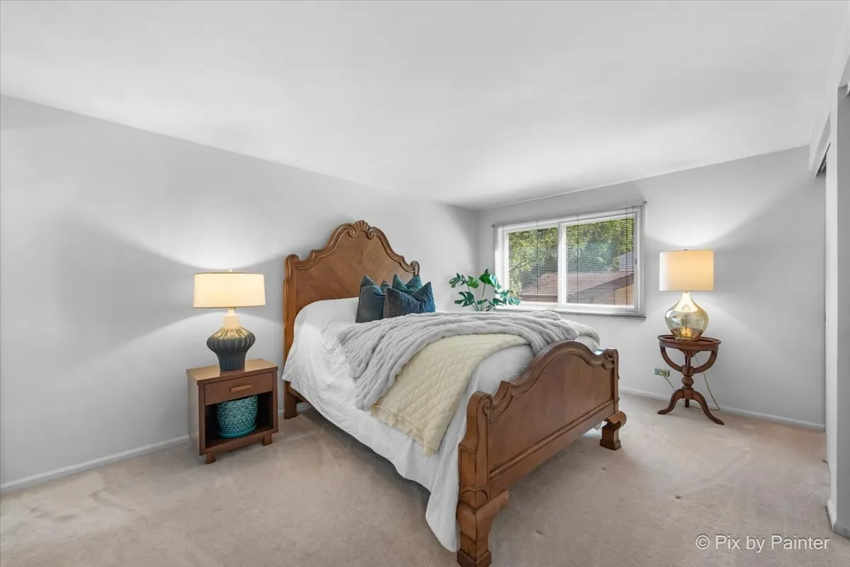 325 Green Valley Drive IL