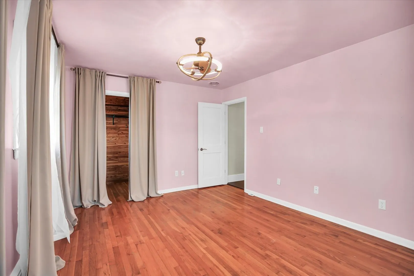 303 W Evergreen Drive IL