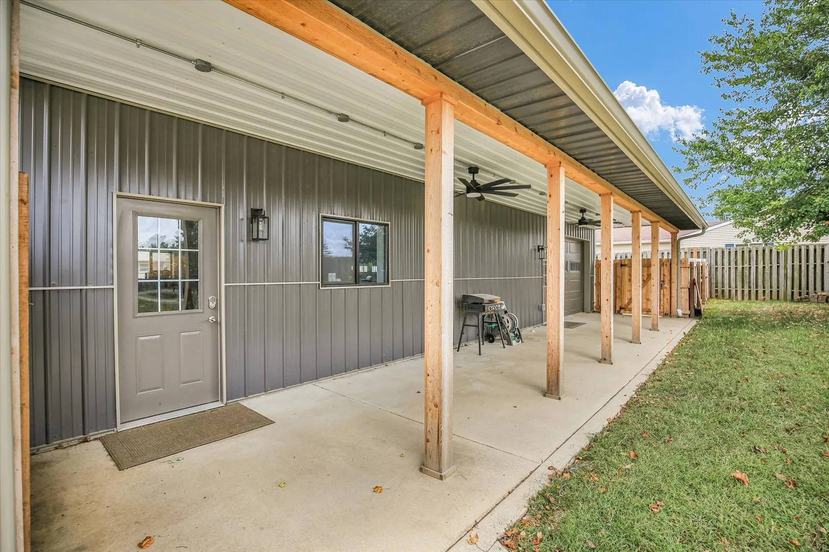 303 W Evergreen Drive IL