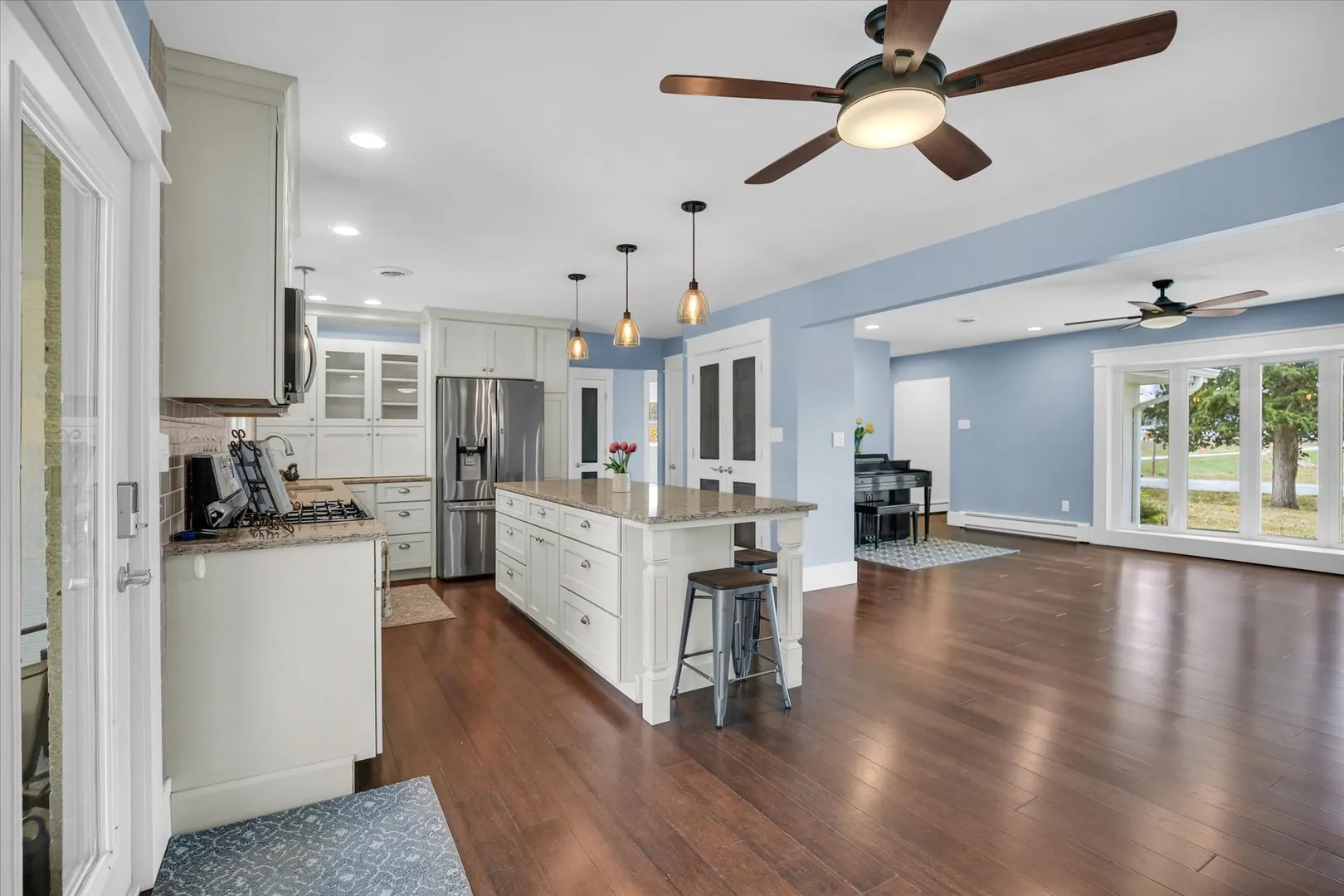 303 W Evergreen Drive IL
