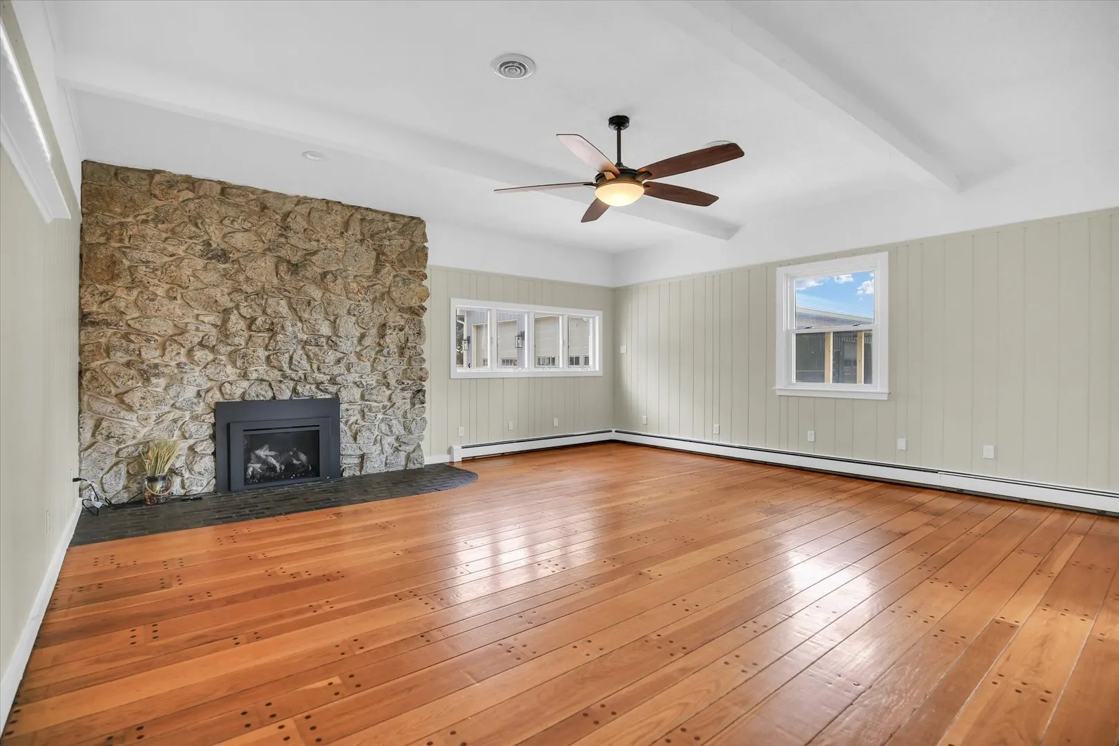 303 W Evergreen Drive IL