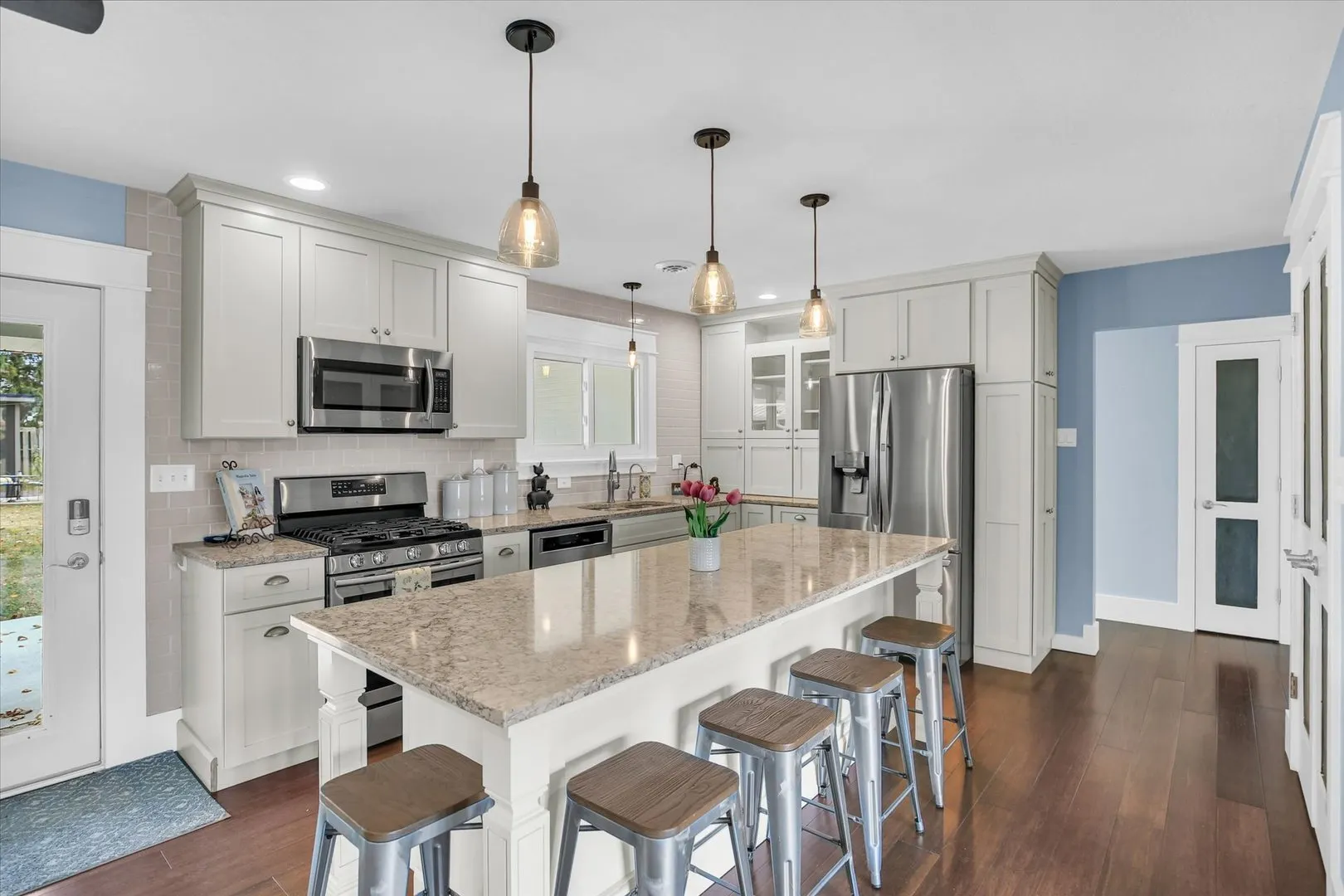 303 W Evergreen Drive IL