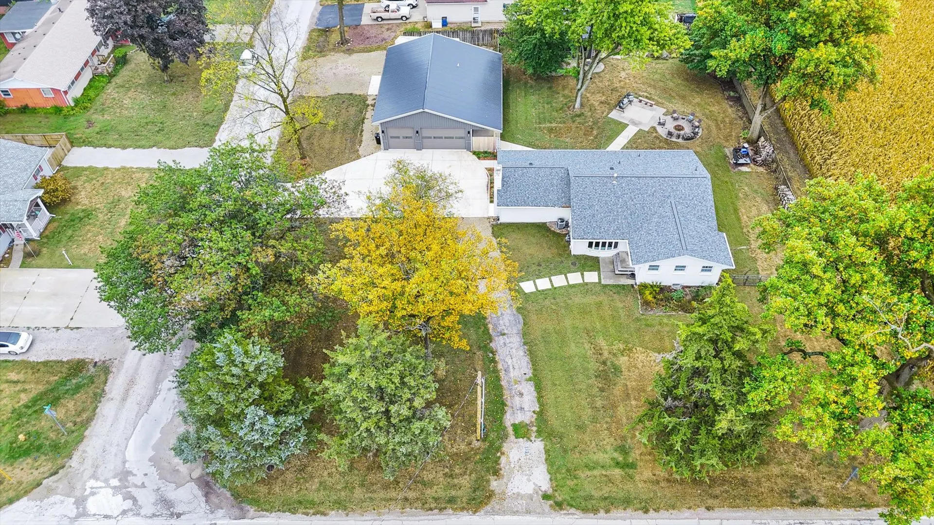 303 W Evergreen Drive IL